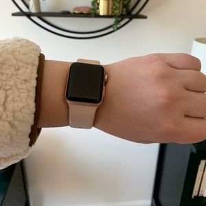 Rose Gold Apple Watch (Series 3)
